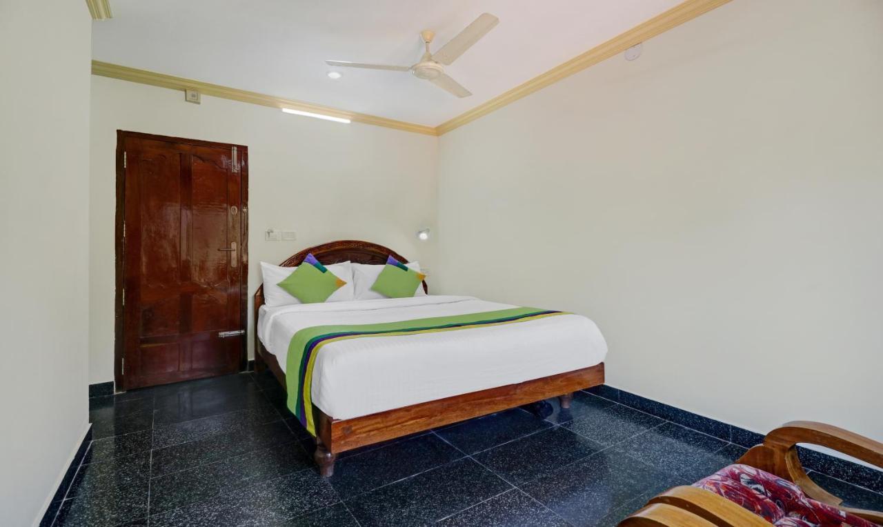 Itsy Hotels The Waters Edge Beach Resort Ковалам Екстериор снимка