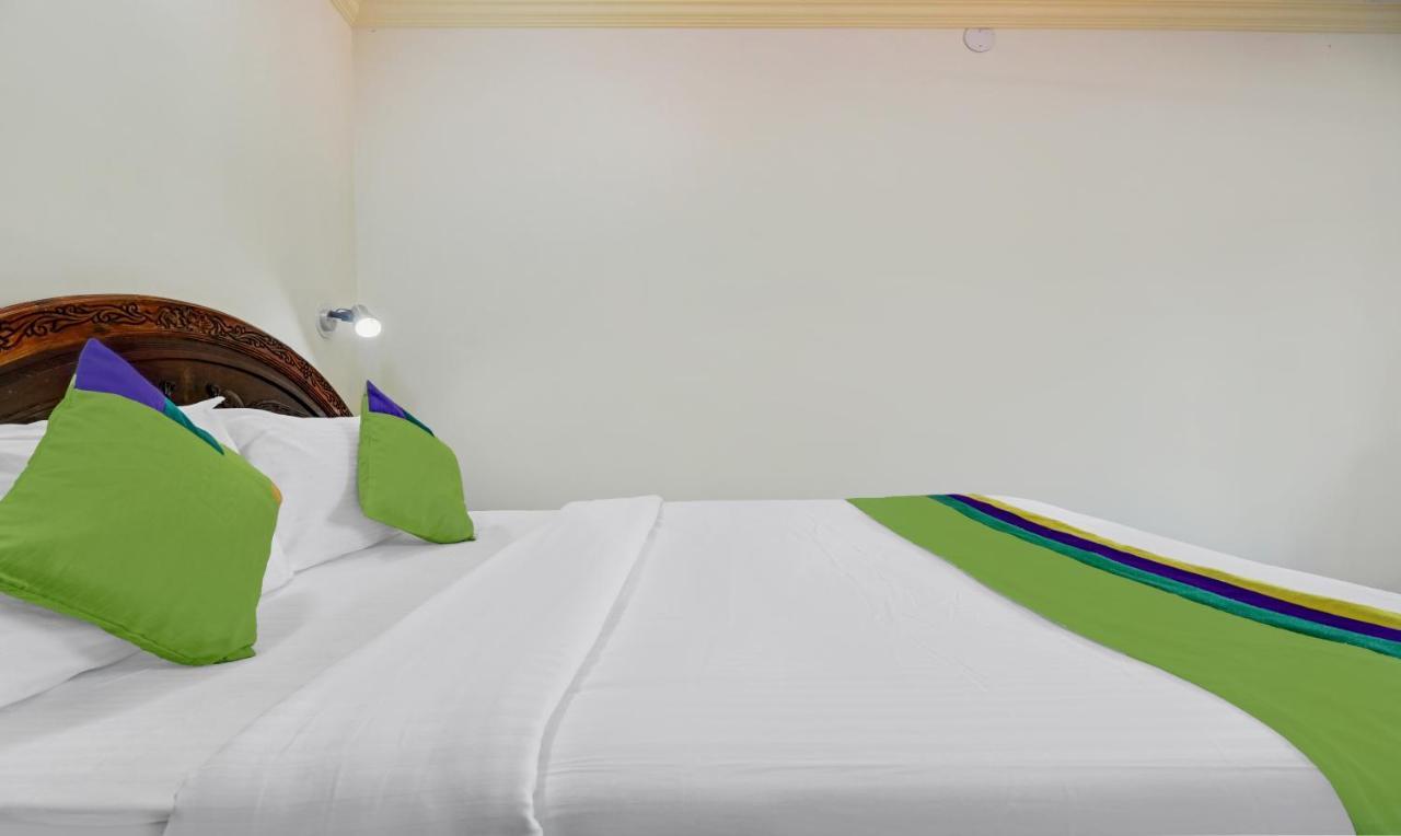 Itsy Hotels The Waters Edge Beach Resort Ковалам Екстериор снимка