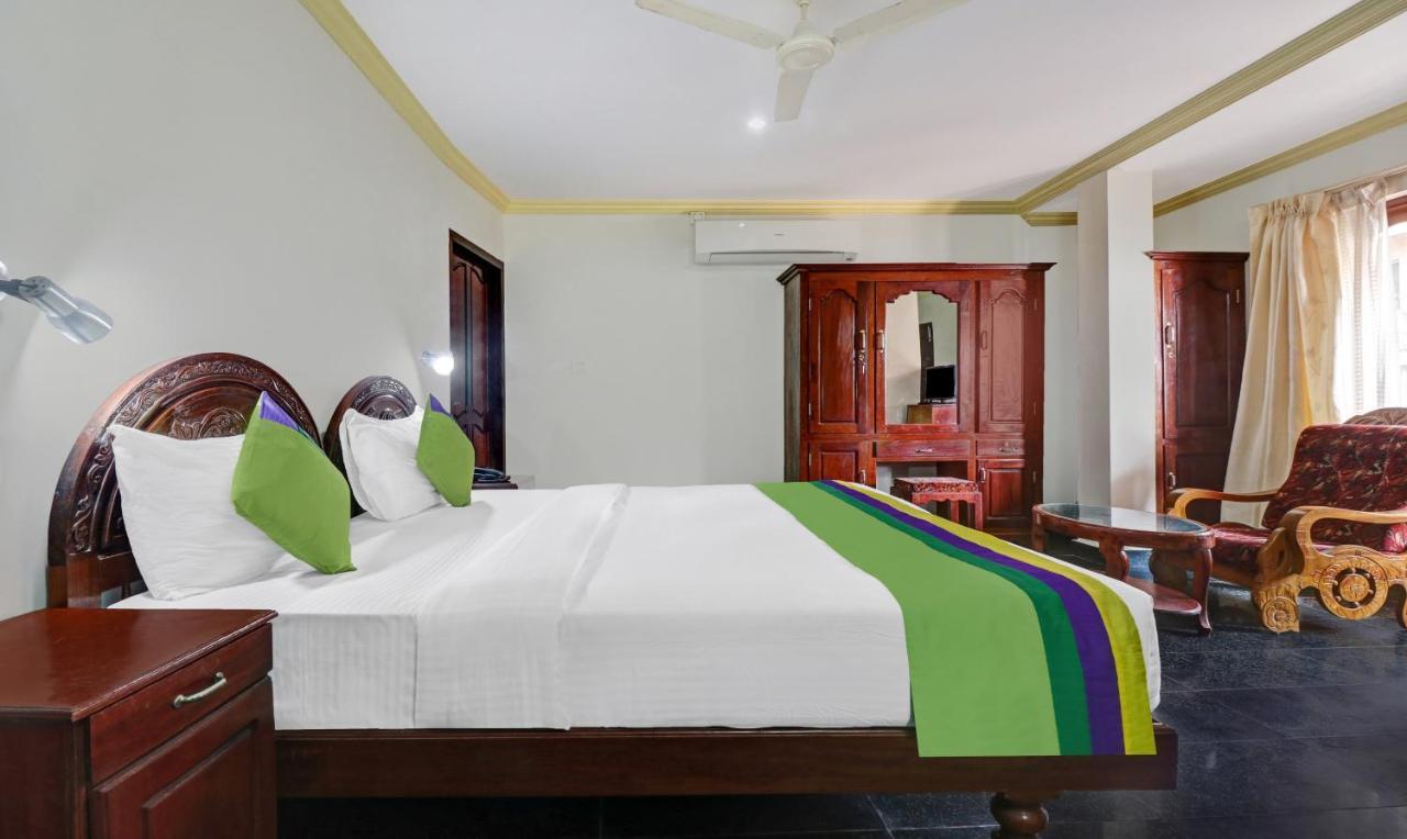 Itsy Hotels The Waters Edge Beach Resort Ковалам Екстериор снимка