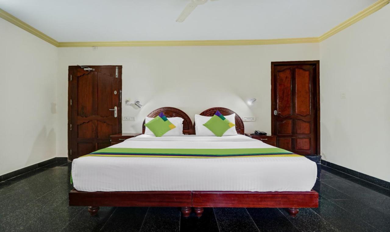 Itsy Hotels The Waters Edge Beach Resort Ковалам Екстериор снимка